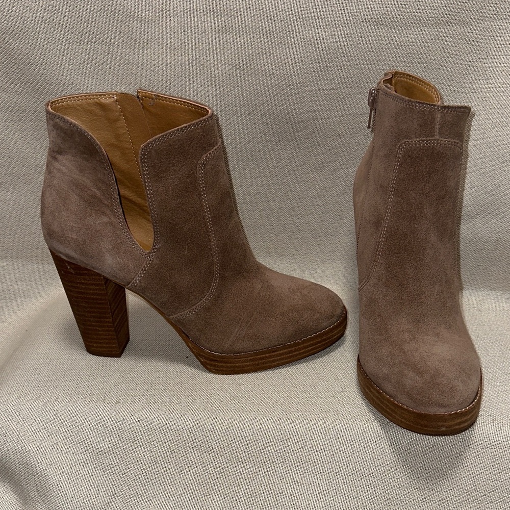 Lucky Brandy -  Tan Suede Ankle Boots